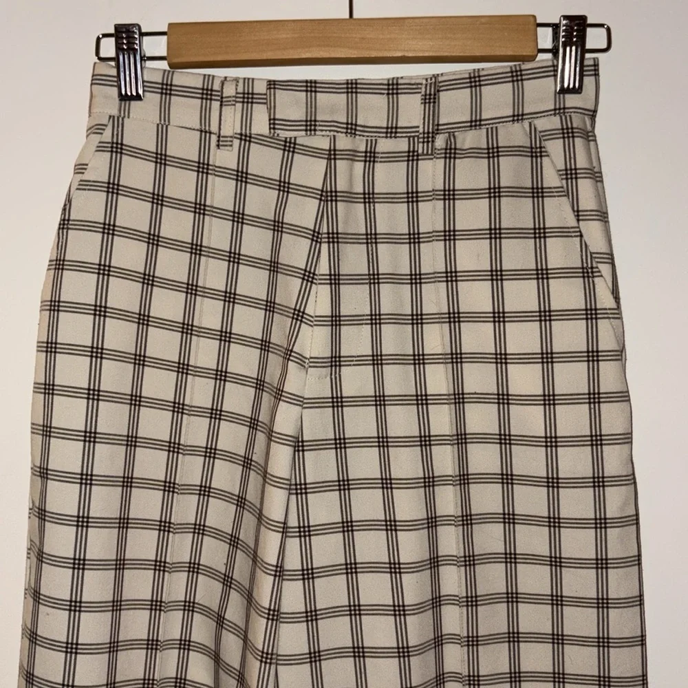 Cotton On Plaid Pants - Picture 2 of 4